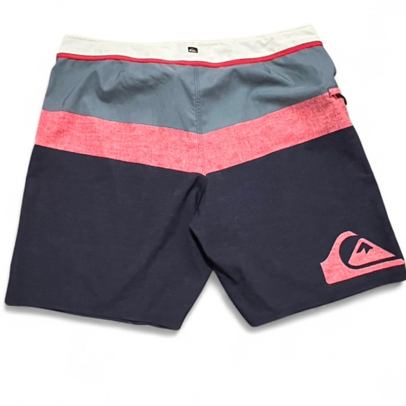Quiksilver Everyday Blocked Men's Red and Blue Board Shorts - Picture 2 of 9